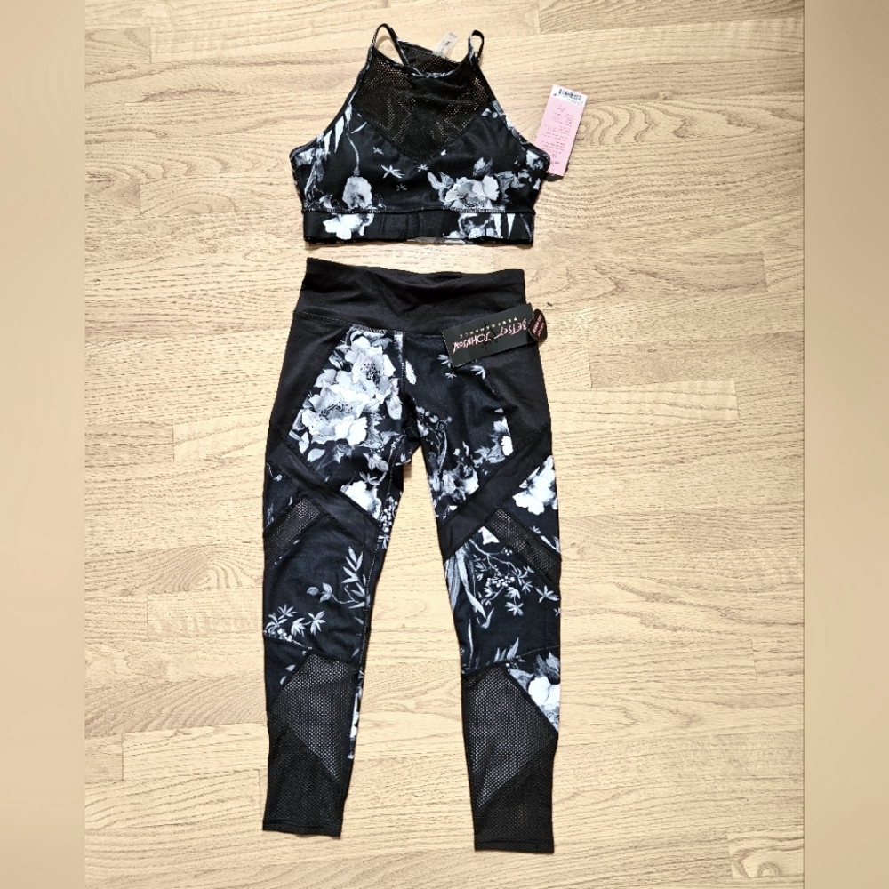 NWT Betsey Johnson workout set leggings and bra